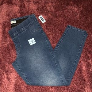 Old Navy size 10 petite rockstar pull on mid rise jeans